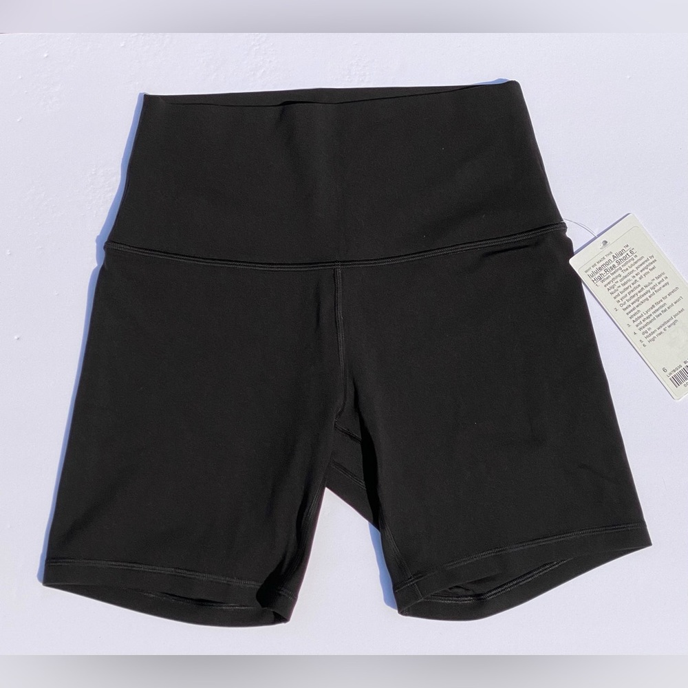 Lululemon Align Short *6"
Black (Second Release) size 6